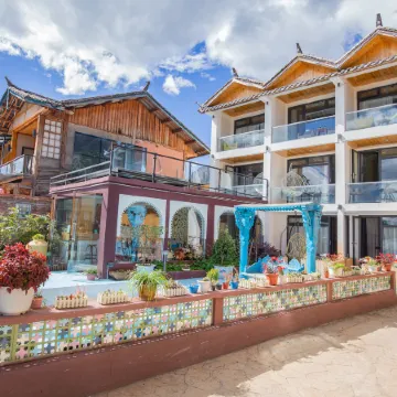Lugu Lake Yunman · Jinghu View Inn