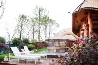 Four Seasons Guizhou · Mountain Hot Springs Water World Hotel Hotels in Qingzhen