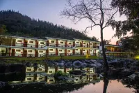 惜緣別苑度假村（馬嶺河峽谷景區店） 鄰近興義市樊良勇水果批發部的酒店