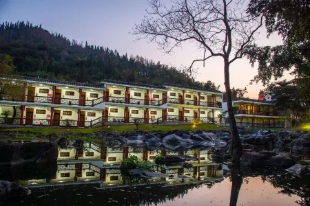 Xiyuan Bieyuan Resort (Malinghe Canyon Scenic Area) Отели рядом с достопримечательностью «Jushan Square»