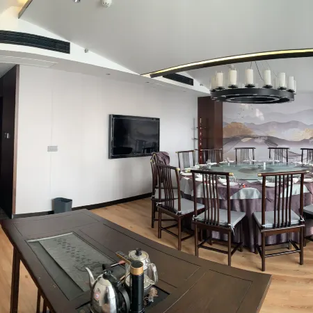 Zhongzhou Yihe Hotel