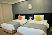 LanOuShangPin Hotel (Yongxiu County Government People's Hospital)