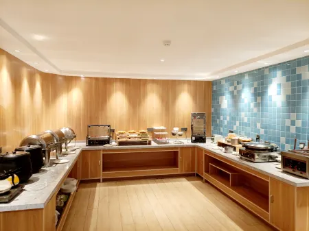 Motel Hotel (Lianyungang Tongguan Road Suning Plaza) Отели рядом с достопримечательностью «Peach Blossom Gully Scenic Area»