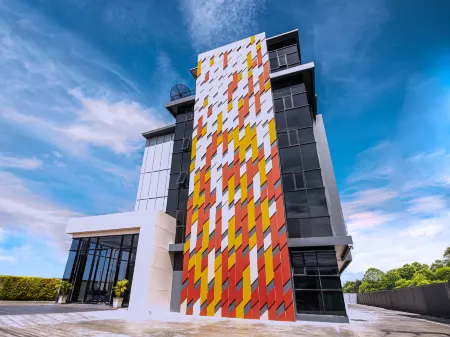 Fortune D Hotel Phitsanulok Отели в г. Пхитсанулок