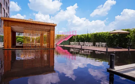 Virtuous World Hotel Отели рядом с достопримечательностью «Foshan University of Science and Technology»