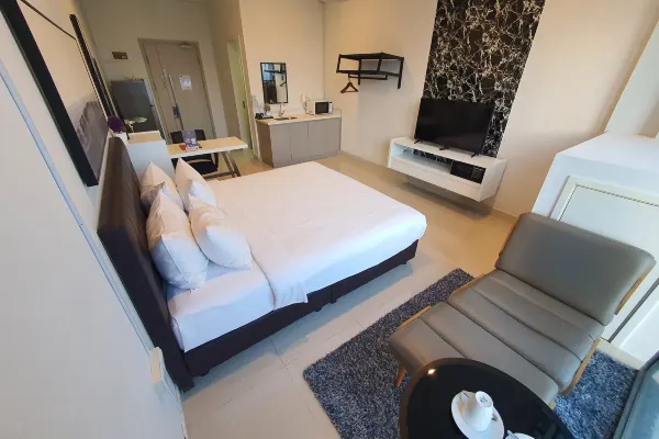The Bridge Club Hotel Bed Room