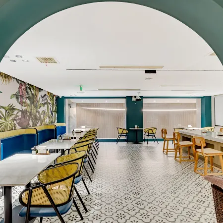 Baiya Yueting wisdom Hotel (Bozhou railway station store)