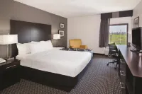 La Quinta Inn & Suites by Wyndham Charleston Riverview Hotels in Charleston