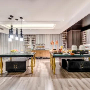 Yueweizhi Hotel (Baoding East Railway Station Heda New District Store)