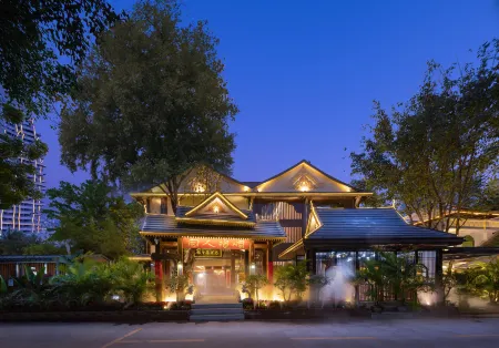 YunGuan Shunde House Resort Hotel  （Jinghong, West Shuangjing Starlight Night Market Shop) Отели рядом с достопримечательностью «Xishuangbanna Folk Custom Garden»