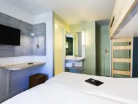 Ibis Budget Bordeaux Centre Gare Saint-Jean Hotels near Swing Marine