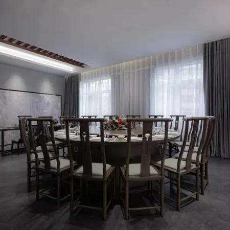 Xiaoyin Guiju Children's Park Camping and Picking Holiday Homestay (Tonglu Branch) Отели рядом с достопримечательностью «Liuyin Former Residence»