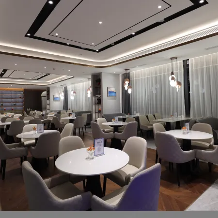 Yueman Hotel (Lanzhou Zhongchuan Airport Rainbow City)