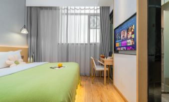 Kunming Day Youth Hotel (Nanping Street Dongfeng Square)