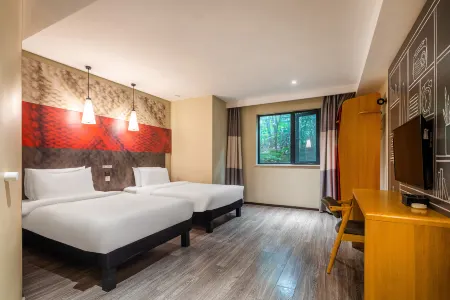 Ibis Hotel (Nanjing Jiangning Nanhang University Store)