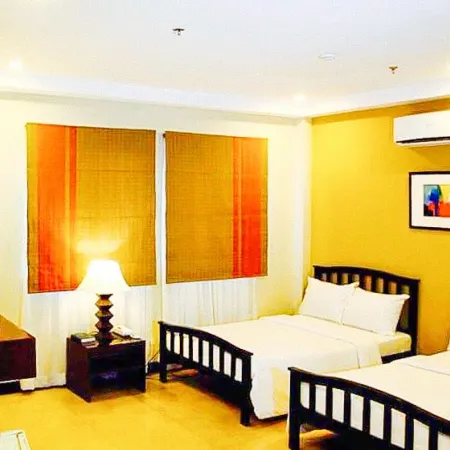 RedDoorz Plus @ Conclave Hotel Davao City