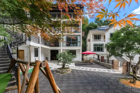 Anji Guli Weijian Homestay Отели рядом с достопримечательностью «Donglingcun»