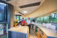 Shibadong Cliff Hotel Hotels in Huayuan