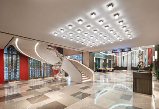 포양 라마다 호텔 로비