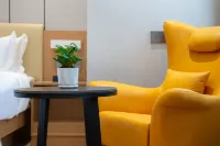 Rezen Longuu Hotel (Dingsheng Plaza, Zhanjiang Shenchuan Avenue)