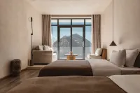 YOLO Guesthouse - balcony