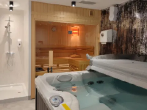 จอย 5 โรงแรมและสปา โรงแรมในเบลเกรด