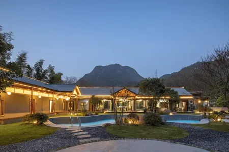 ZHUYE HOTEL Отели рядом с достопримечательностью «Lushan Xihai Scenic Area»