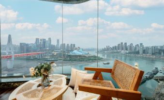 Baihong RiverView Apartment