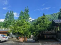 Hongkou Bubugao Hotel Hotels near Luojia Millstone