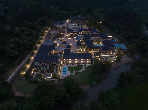 Xipo Longnan Weiwu Hotels in Longnan