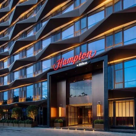 Hampton by Hilton Shenzhen Futian Port Отели рядом с достопримечательностью «Порт Футянь»