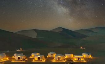 Dunhuang wild luxury desert camping hotel