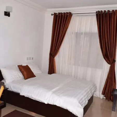 Steffan Hotel & Suites