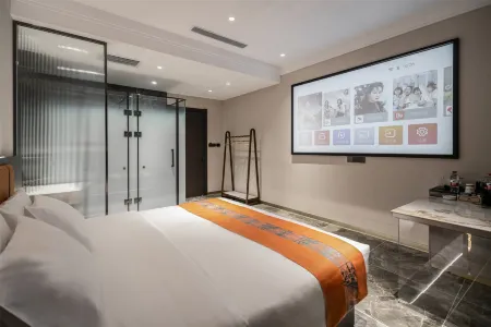 Dingbian Tianbao Hotel