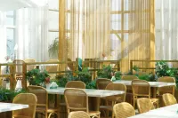 Gunai Light Luxury Hotel - فطور