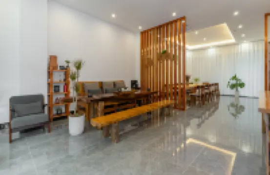 Miye Mountain Residents (Libo Xiaoqikong East Gate Store)