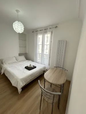 Comfortable studio Rodier