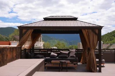 Wutai Mountain Painting Mountain Cloud House B&B