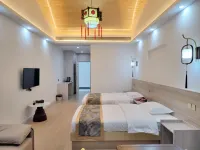 Ziyunju Hidden World Resort Tea Garden Homestay (Baokang Jiulu Zhai Branch) - balcony