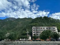 Sanshe Riverside Homestay