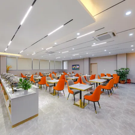 Jin Tai Hotel (Changping Tianhong Shopping Mall) Отели рядом с достопримечательностью «Железнодорожная станция Чанпин»