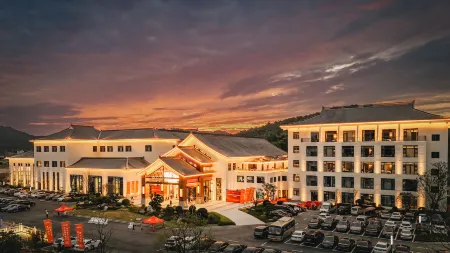 M.A.N. RESORT HOTEL ZONGYANG Отели в г. Цзунъян