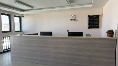 Mountaineering Hiking Travel Grand Hotel Отели в г. Ниламу