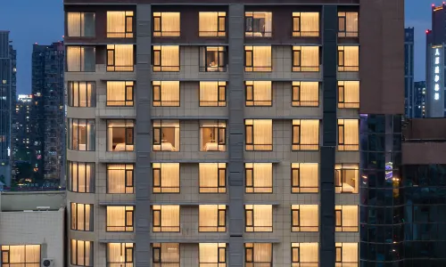 Guiyang Banshan Hotel (Jiaxiu Lou Qingyun Market)