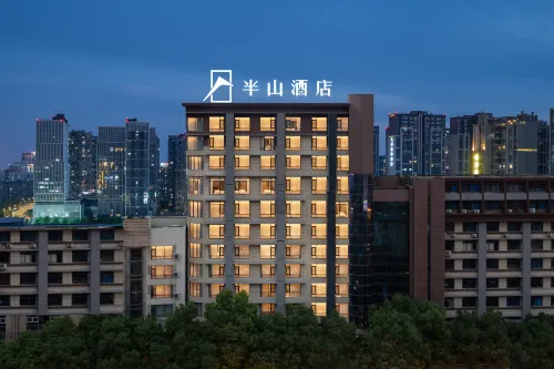 Guiyang Banshan Hotel (Jiaxiu Lou Qingyun Market)