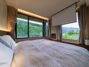 Rishang Sangan | Lipan · Private Hot Spring Villa (Siguniang Mountain Scenic Area)