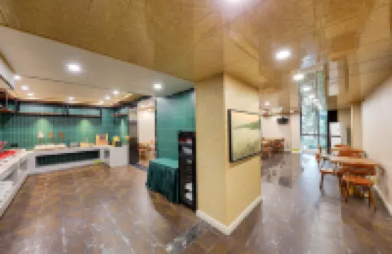 西雙版納景洪美橙•江畔觀瀾｜XiShuangBanna酒店（潑水廣場店）