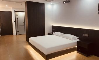 Xiaoshihou Hotel (Wanda Plaza)