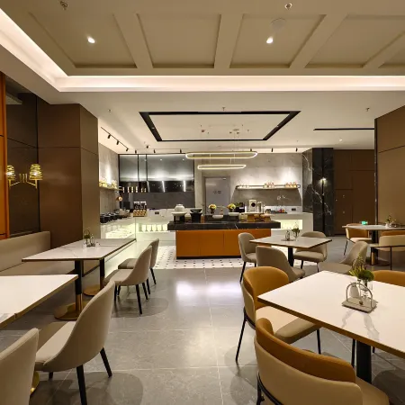 Homeinn Plus Hotel (Fengtai County Government Binhe Avenue)