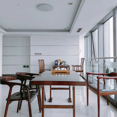 Fuzhou Yunjian Homestay (Sanfang Qixiang Chatting Subway Station) Отели рядом с достопримечательностью «Парк Chating в Фучжоу»